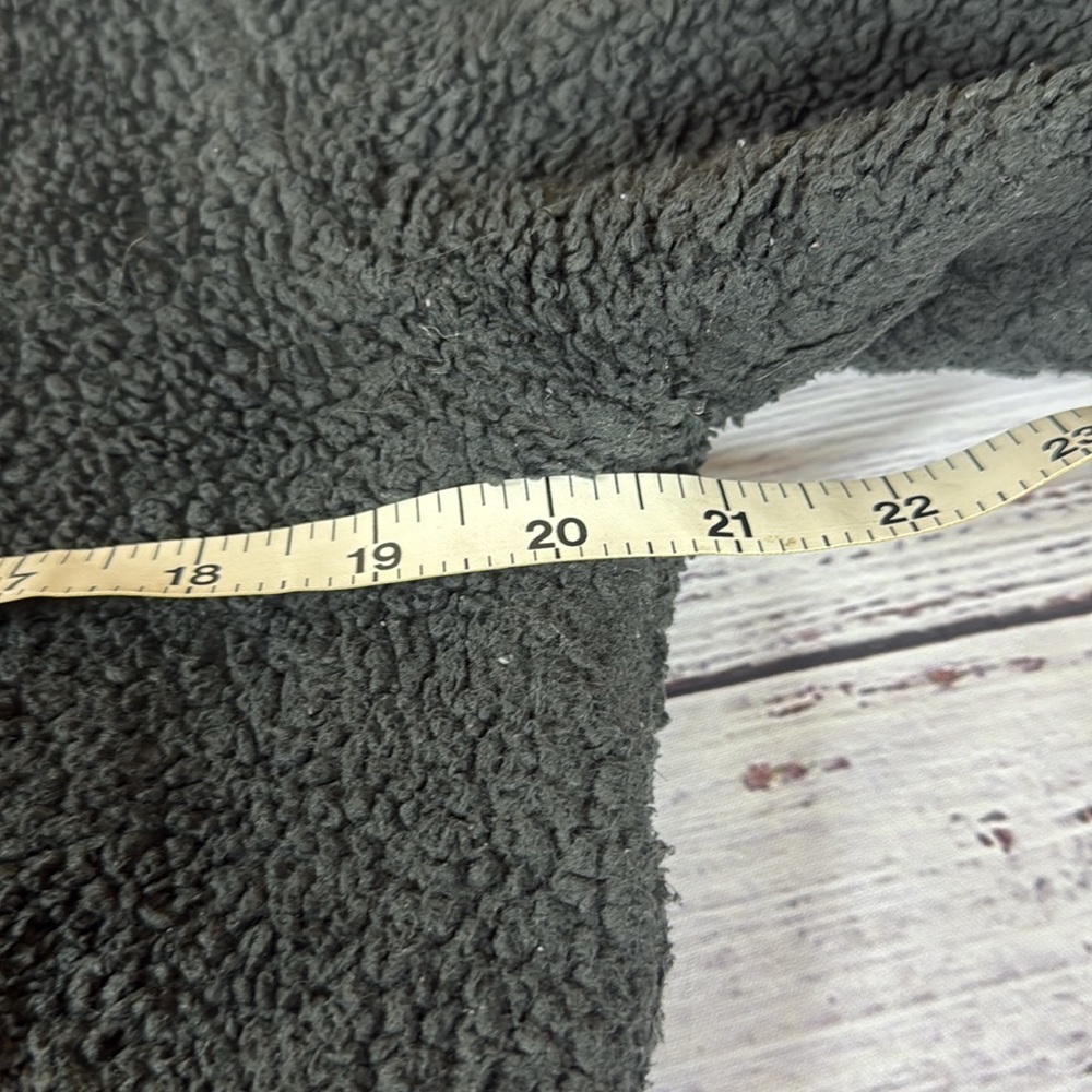 Patagonia Charcoal Fleece Jacket Size Large - Picture 8 of 13